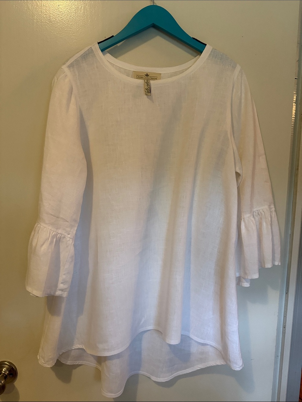 Crown Linen Designs Women's White Linen Bell-Sleeve Tunic Top